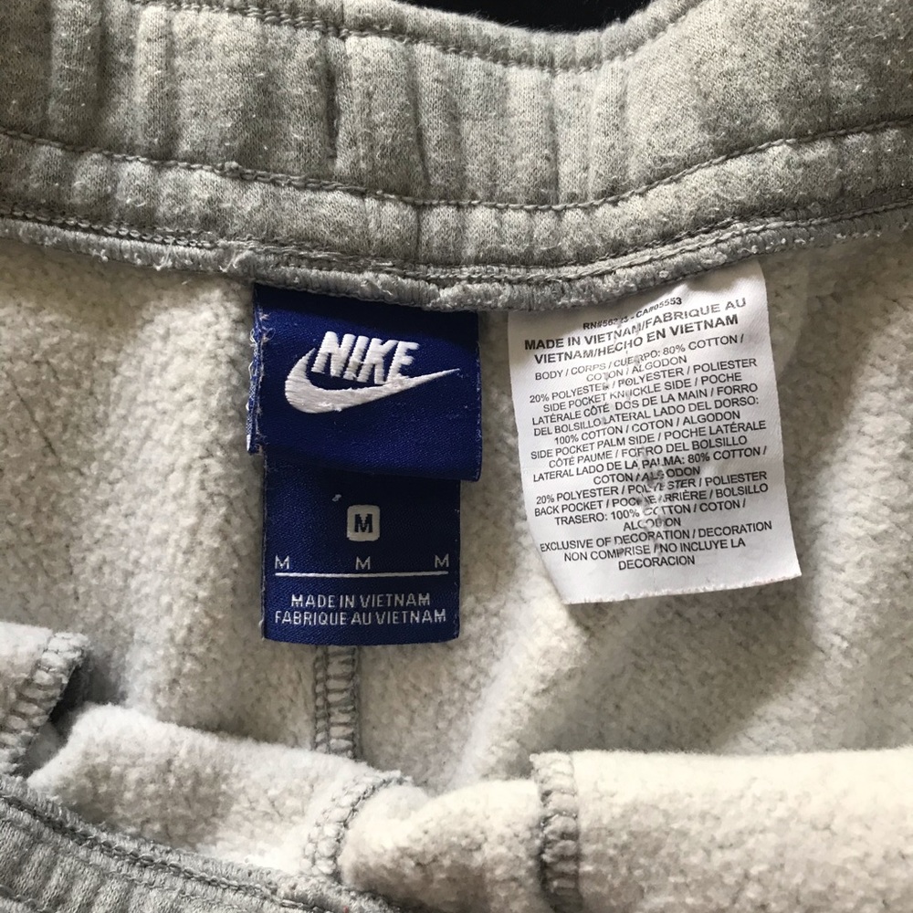 🚩Sold🚩🔥Nike Fleece Shorts🔥 - Picture 4 of 8